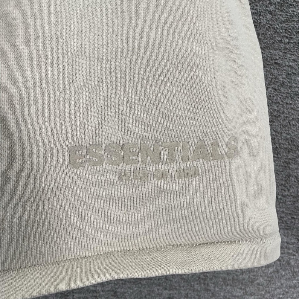 Fear Of God Essentials Sweat Shorts Mens Medium Beige Fleece 5 Inseam Casual - Picture 2 of 12